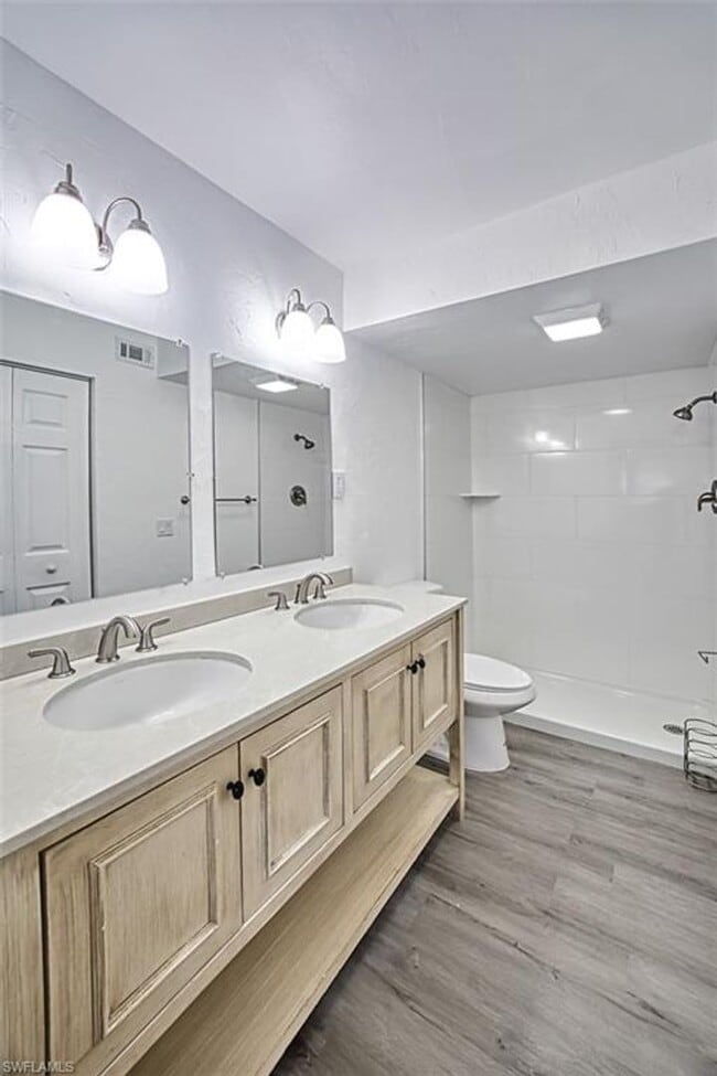 Building Photo - Newly renovated 2 bedroom 2 bathroom 1st f...