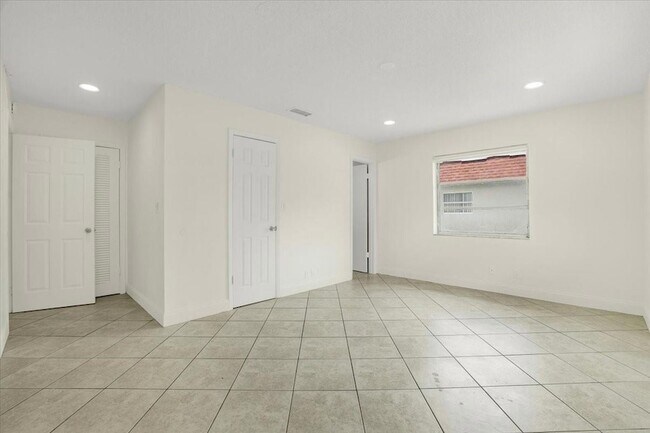 Building Photo - 10151 NW 35th St