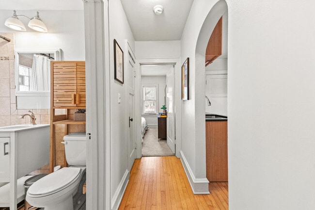 Building Photo - 4518 N Woodburn St