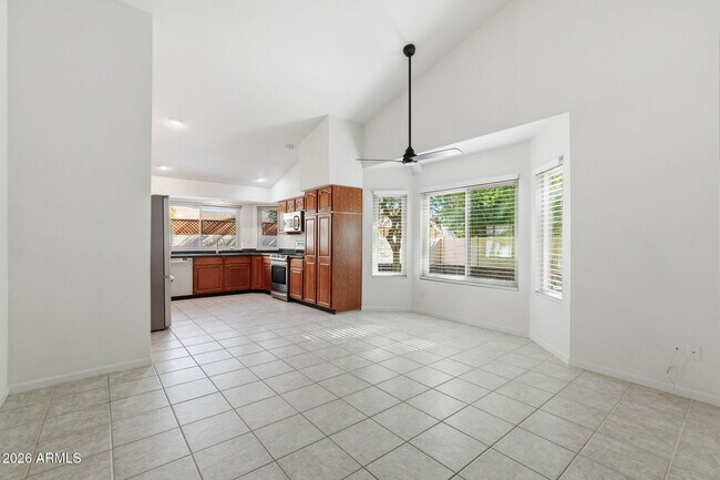 Building Photo - 1365 N Diane Cir