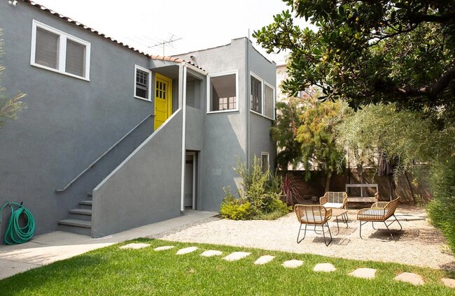 Building Photo - 942 20th St