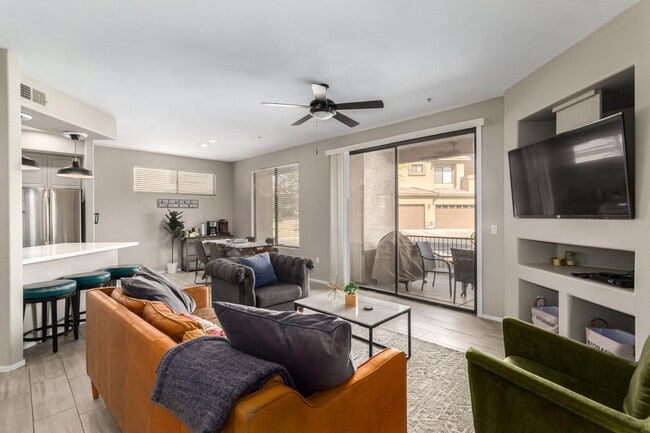 Building Photo - 705 W Queen Creek Rd