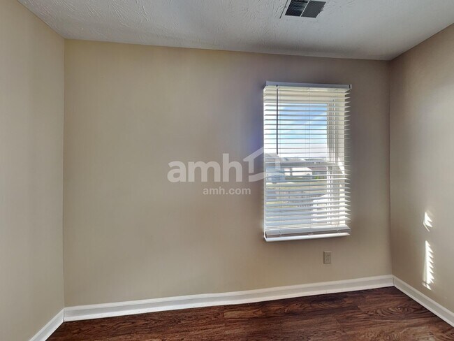 Building Photo - 12473 Steelers Blvd