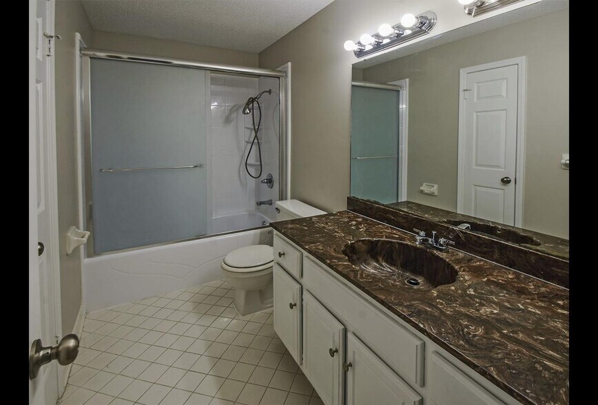 Building Photo - 4972 Ridge Tree Dr