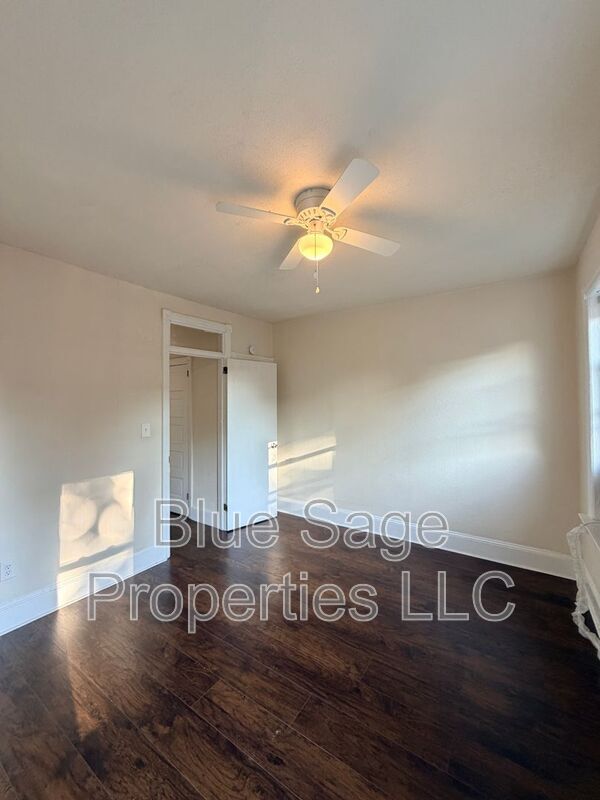 Building Photo - 758 Saville Ave