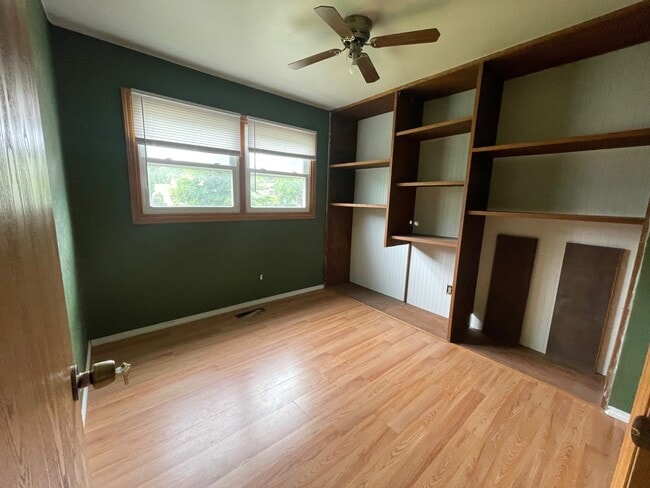 Building Photo - 77 Barrow Dr