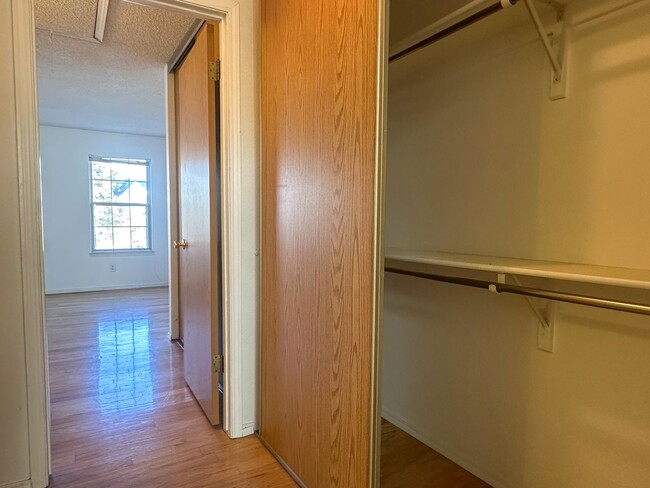 Building Photo - Beautiful TownHome Near Chatfield Reservoir