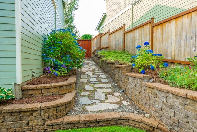 Building Photo - 2030 Nelson St