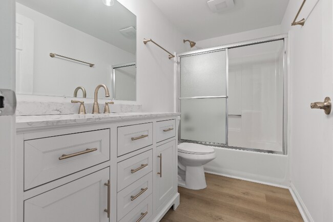 Building Photo - 240 N Cedarbrook Dr