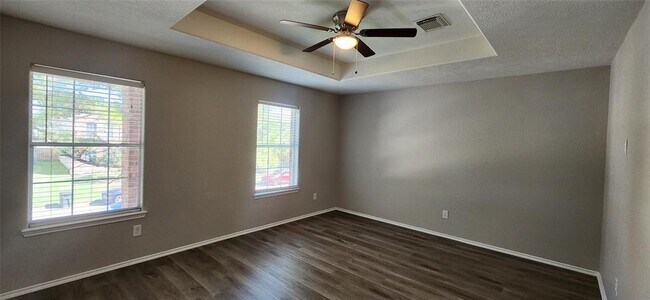 Building Photo - 18223 Thicket Grove Rd