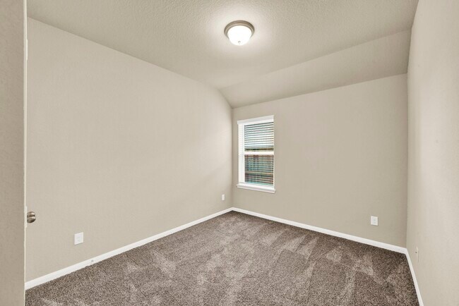 Building Photo - 5814 Linda Cv Ln