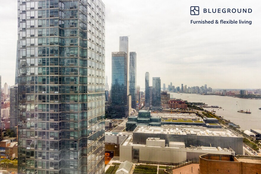 Building Photo - 635 W 42nd St