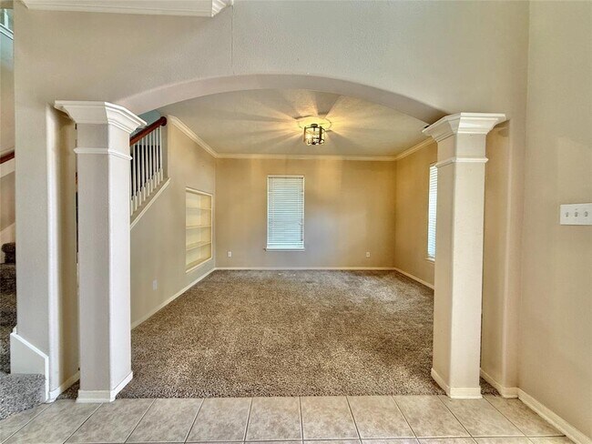 Building Photo - 25314 Oak Knot Dr