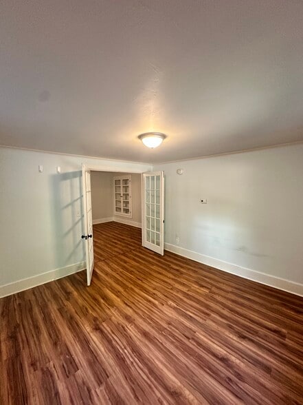 Living room/office - 23 Tibbetts St