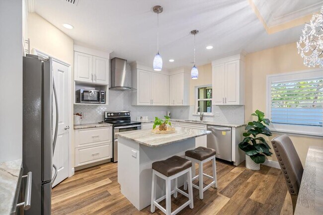 Building Photo - 2339 Datura St