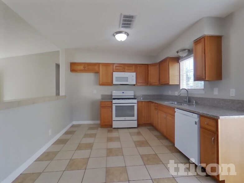 Building Photo - 37243 55th St E