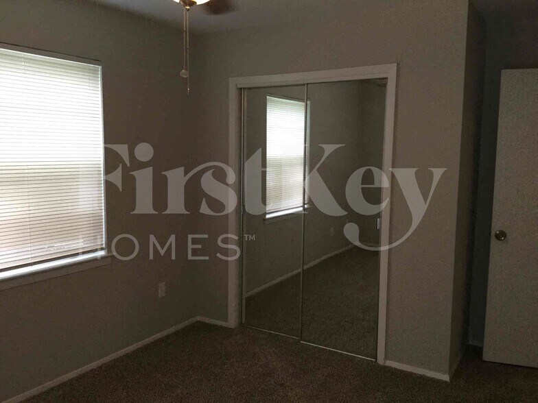 Building Photo - 6318 Songwood Dr