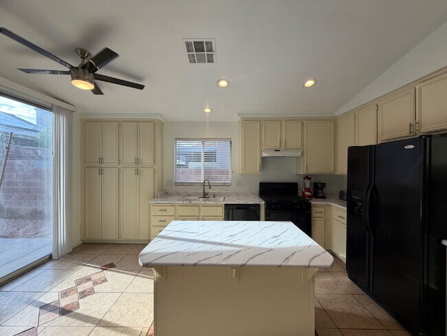 Building Photo - SINGLE-STORY HOME | GATED COMMUNITY | FLEXIBLE FURNISHING OPTIONS I 4 Bedroom Home with Private B...