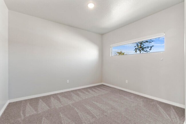 Building Photo - 1706 Honeycomb Dr