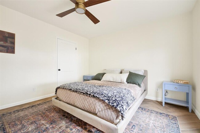 Building Photo - 1700 Houston St