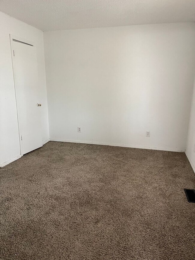 Building Photo - 2 Bed 1 bath - Cassville MO