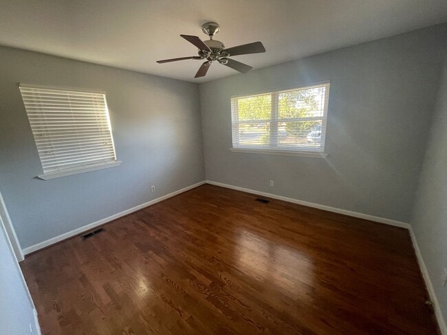 Building Photo - Home Located in Central Wilmington