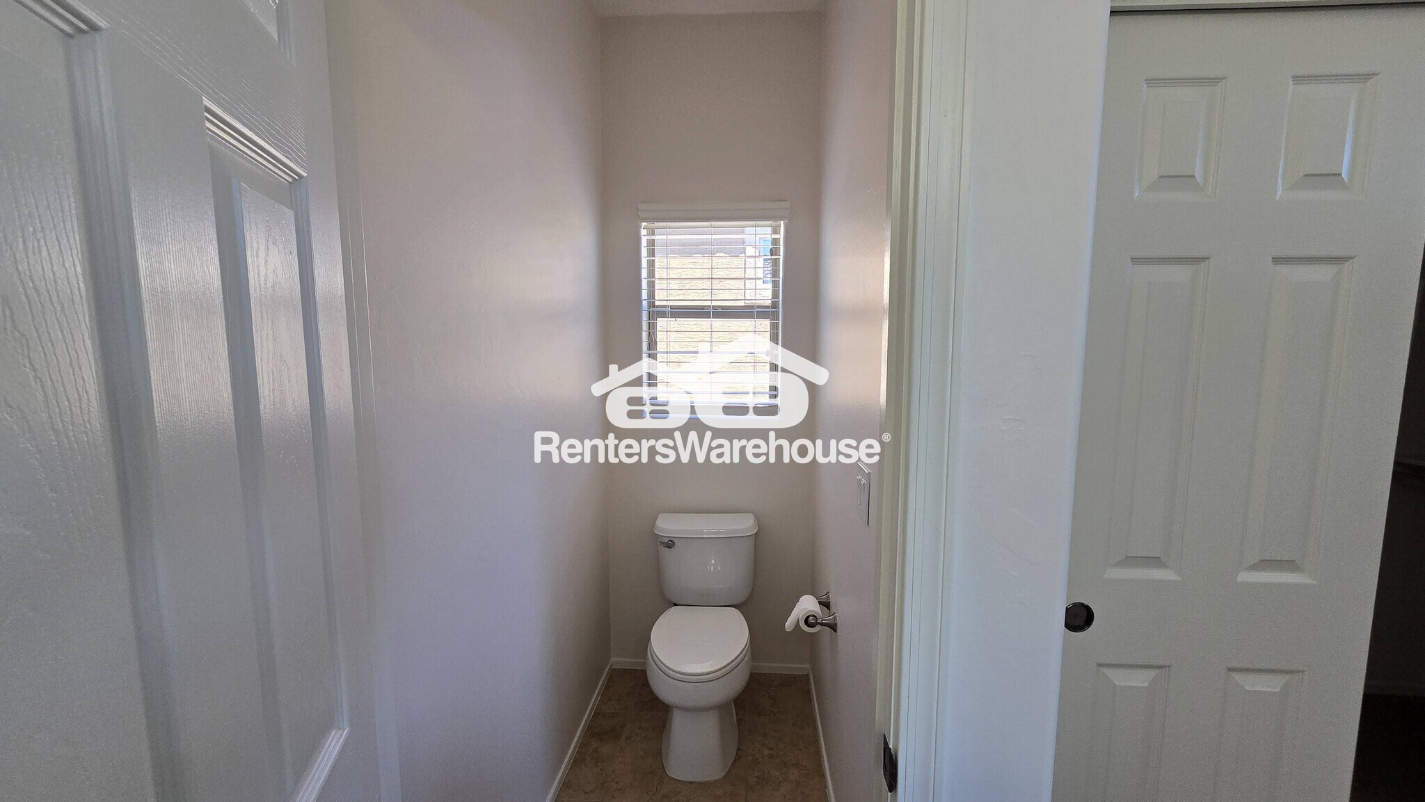 Building Photo - 1126 E Mt Shibell Dr