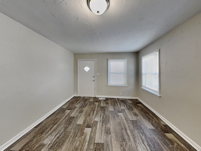 Building Photo - 2219 Whalen Ave