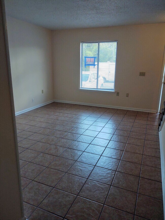 View to living-room from dining room/kitchen - 251 Knight Dr