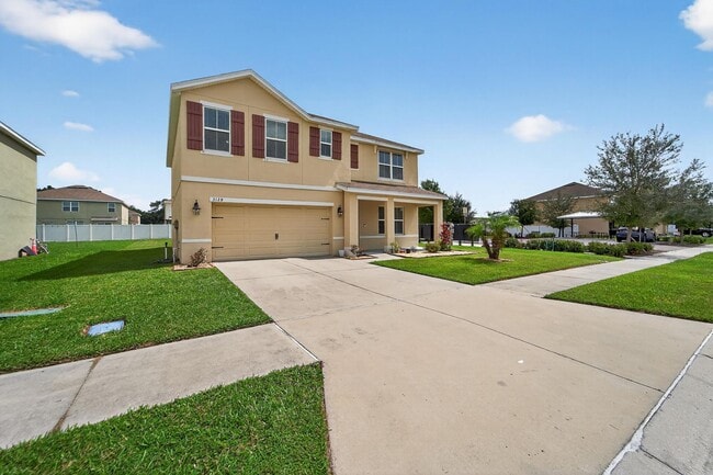 Building Photo - Stunning 5 bed/ 2 bath