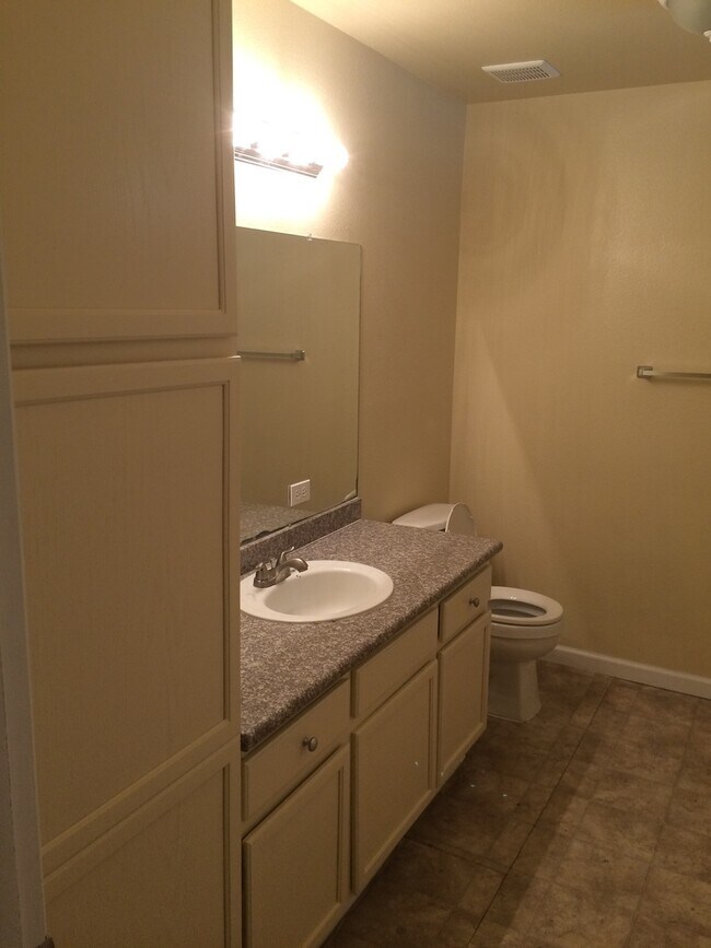 Building Photo - Madera Home for Rent