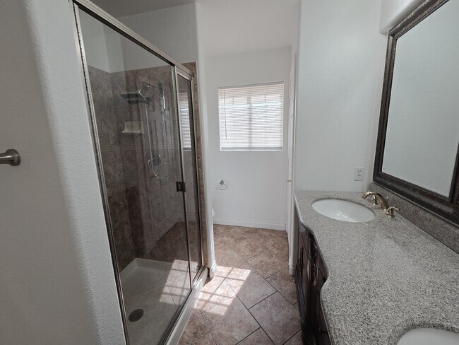 Building Photo - 1612 N Torrey Pines Dr