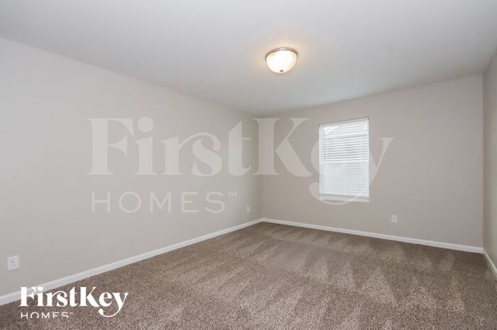 Building Photo - 155 Parkmont Dr