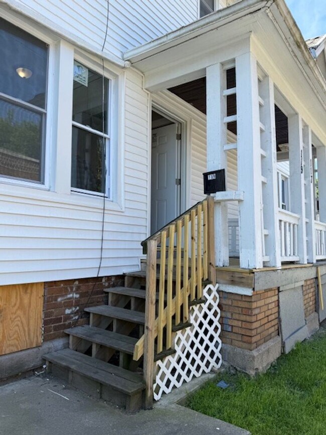 Building Photo - 1321 North St