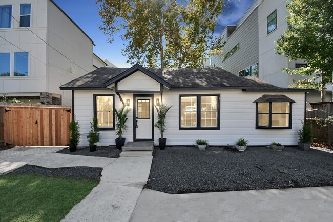 Building Photo - 4215 Eli St