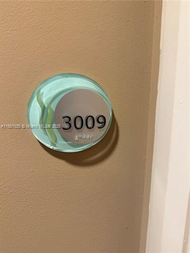 Building Photo - 253 NE 2nd St