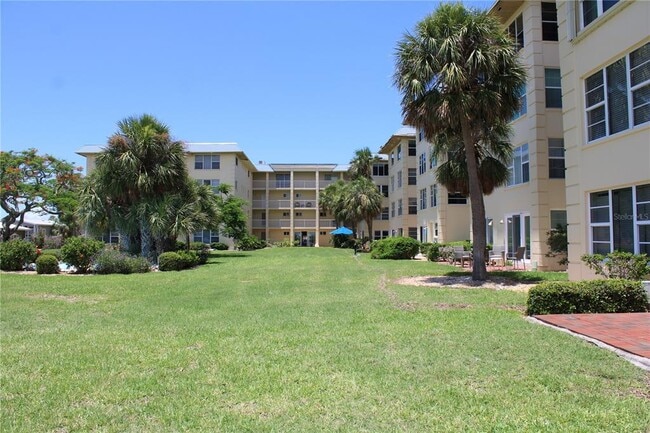 Building Photo - 3810 Gulf of Mexico Dr