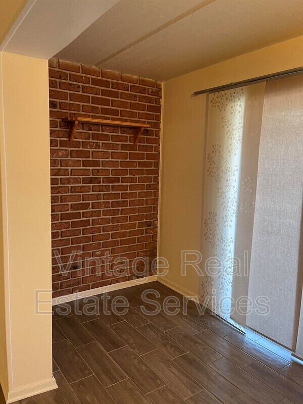 Building Photo - 1303 83rd Ave N