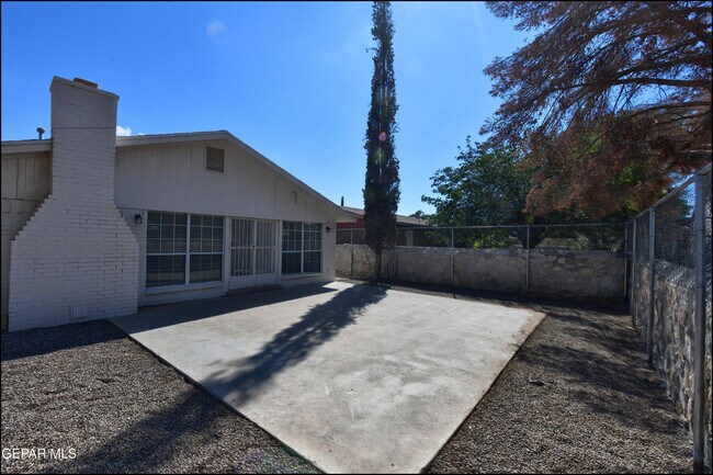 Building Photo - 1739 Russ Randall St