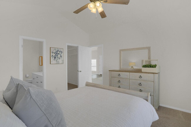 Master Bedroom Suite - 5512 Sonnet Hts