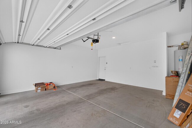 Building Photo - 1823 W Sombra Ave