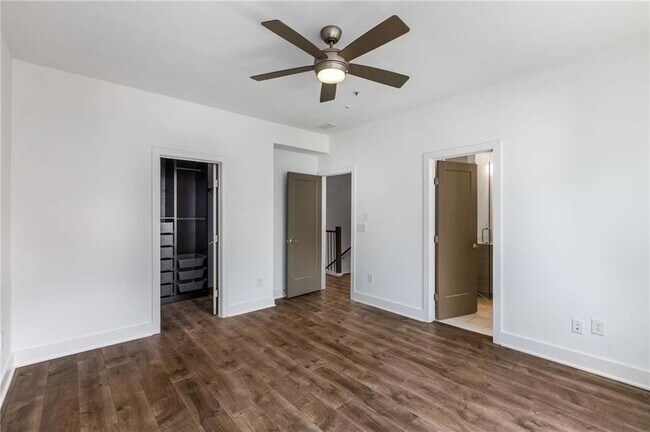 Building Photo - 1225 Chelsea Cir NW