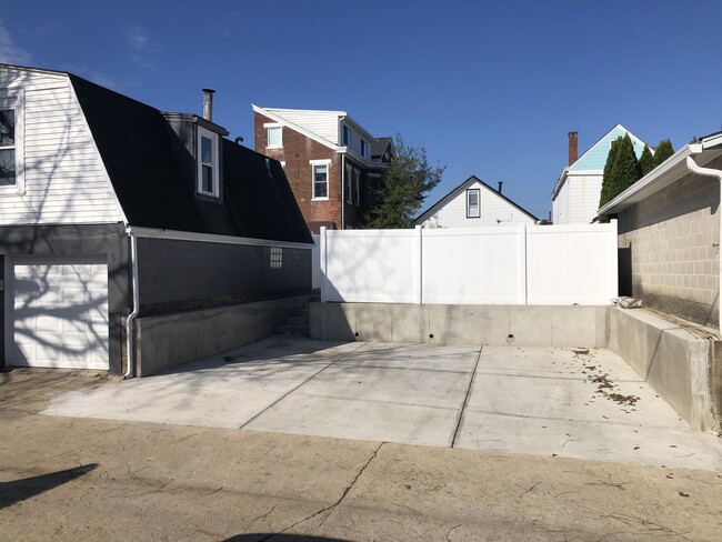 Building Photo - 222 Prospect St