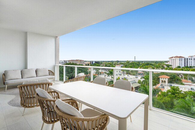 Building Photo - 220 SE Mizner Blvd