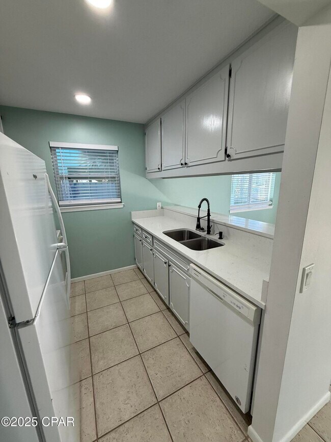 Building Photo - 7300 Sunset Ave