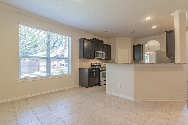 Building Photo - 5 Iris Arbor Ct