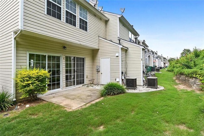 Building Photo - 9155 Nesbit Ferry Rd