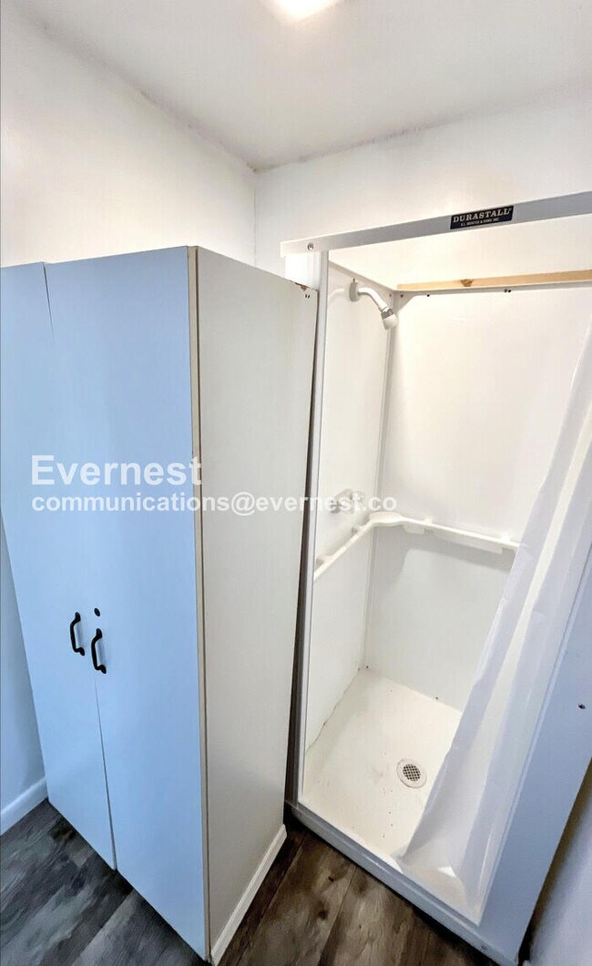 Building Photo - 15 Walker Ave