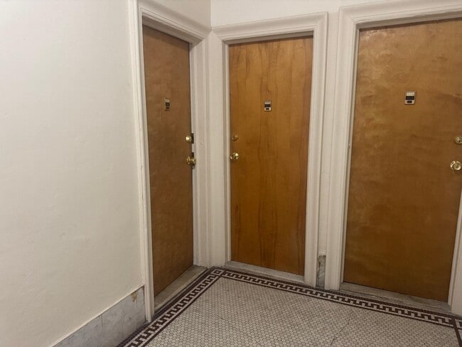 Building Photo - 35-39-39 Fulton St