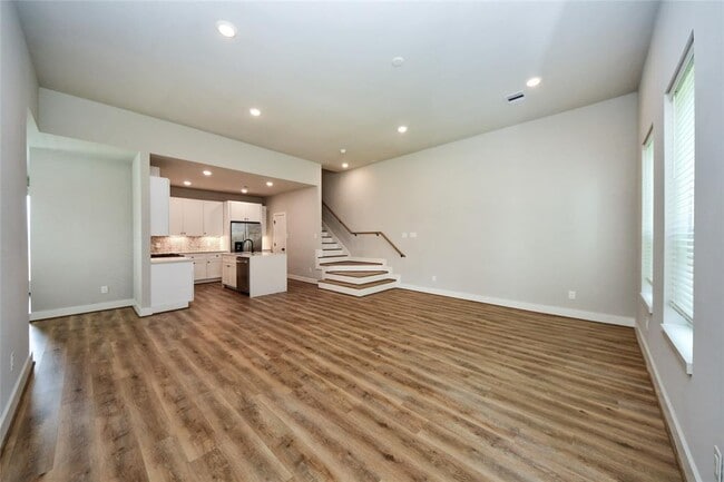 Building Photo - 2189 Mansfield St